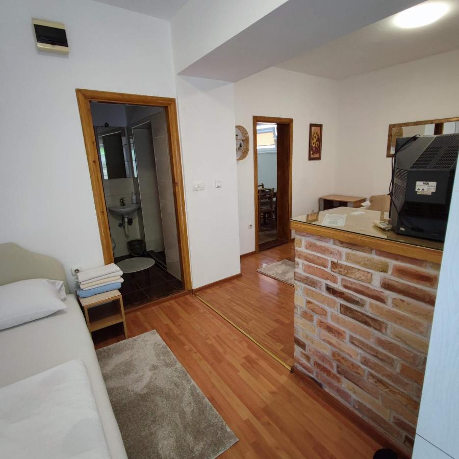 Apartments And Rooms Lena Mostar Zewnętrze zdjęcie